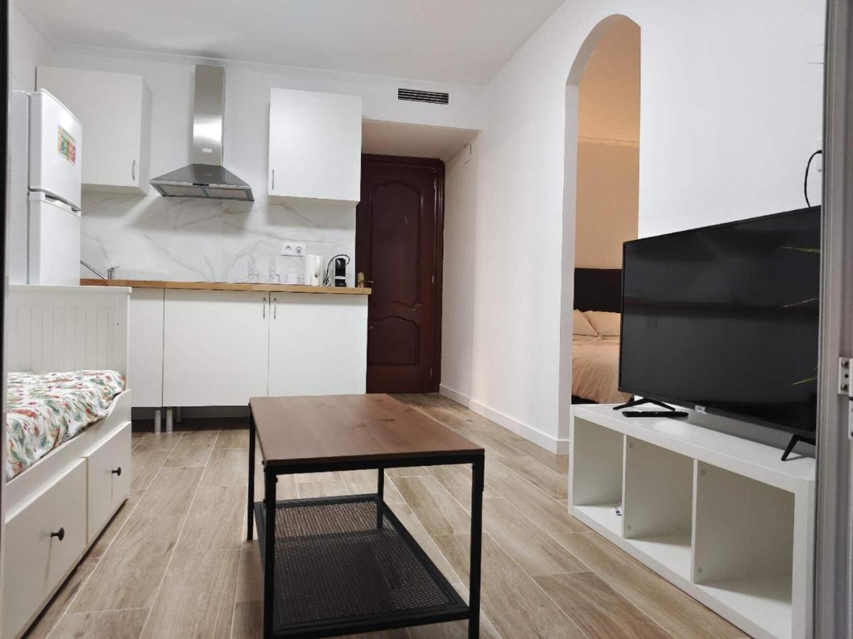 Luna L'Hospitalet de Llobregat Exterior photo